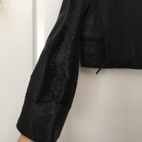 Cropped leather jacket - Picture 4 of 9